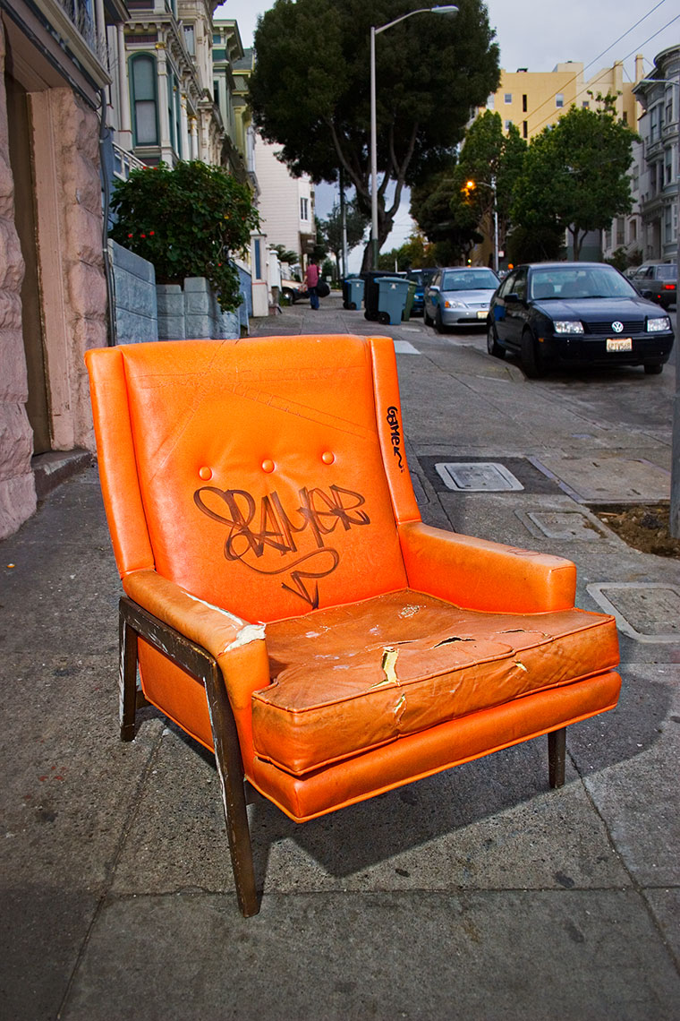 To the Curb - Graffiti Lounger